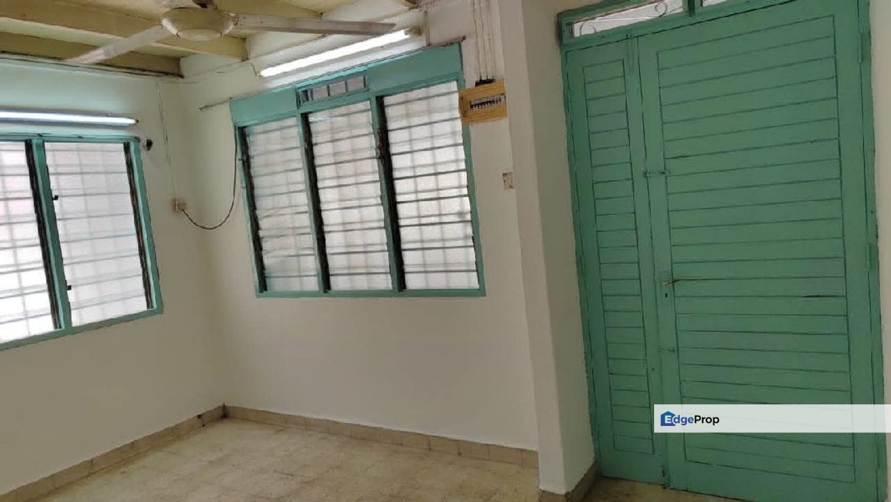 Taman Cempaka Freehold Double Storey Intermediate Corner House, Perak, Ipoh