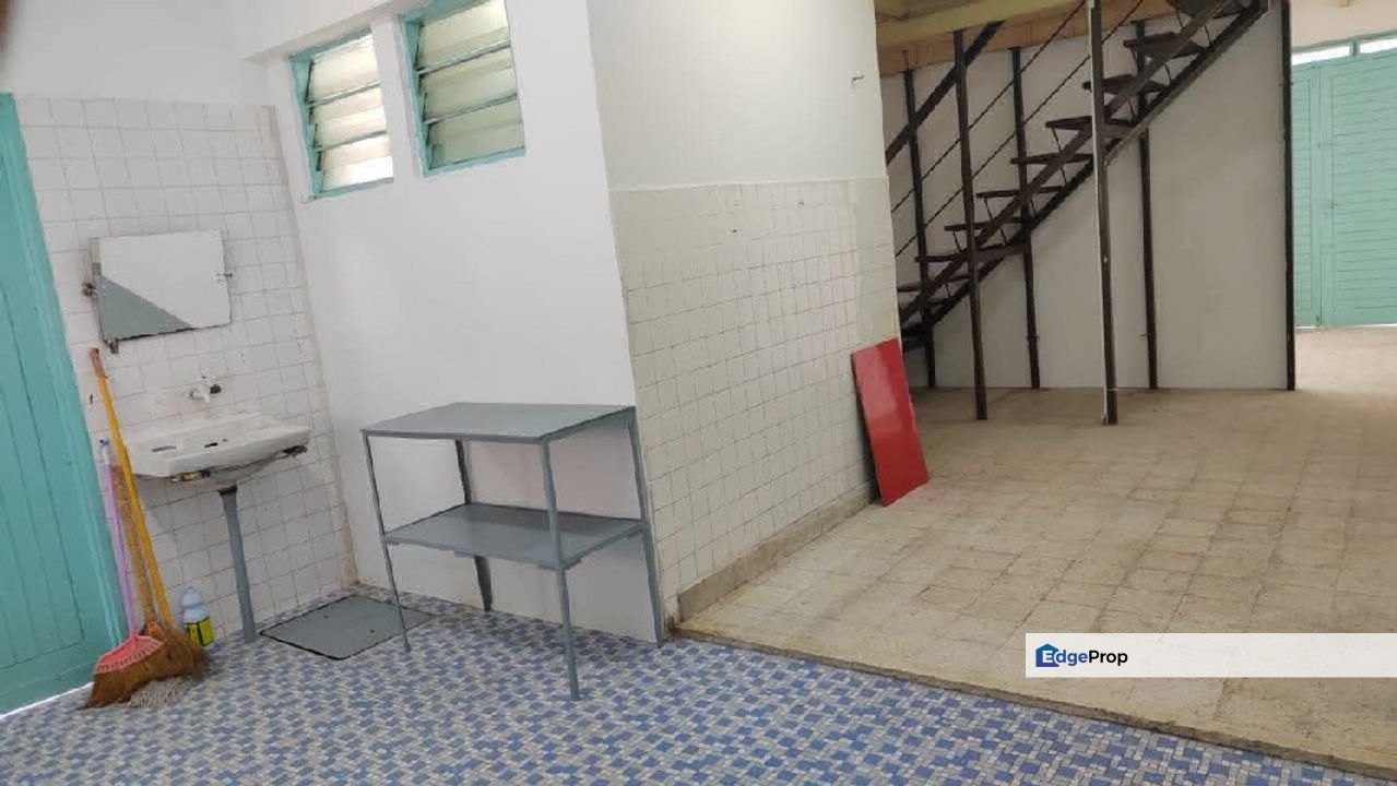 Taman Cempaka Freehold Double Storey Intermediate Corner House, Perak, Ipoh