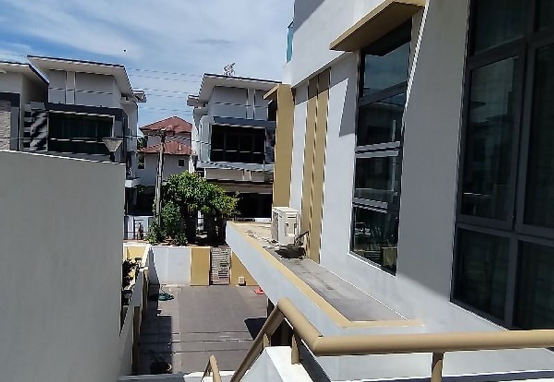 Taman Lapangan Hartamas Botani