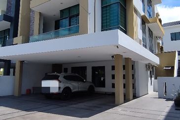 Taman Lapangan Hartamas Botani