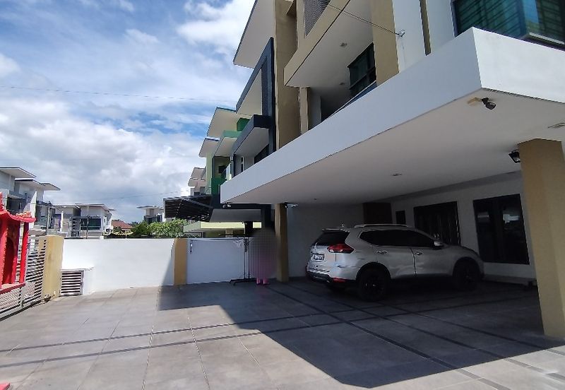 Taman Lapangan Hartamas Botani