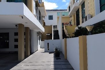 Taman Lapangan Hartamas Botani