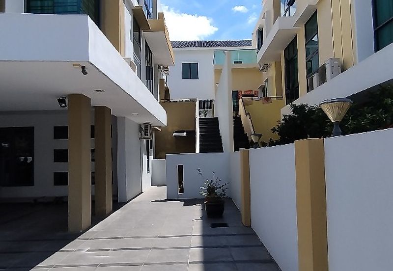 Taman Lapangan Hartamas Botani