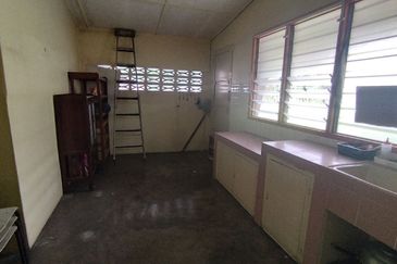 PASIR PUTEH/PENGKALAN