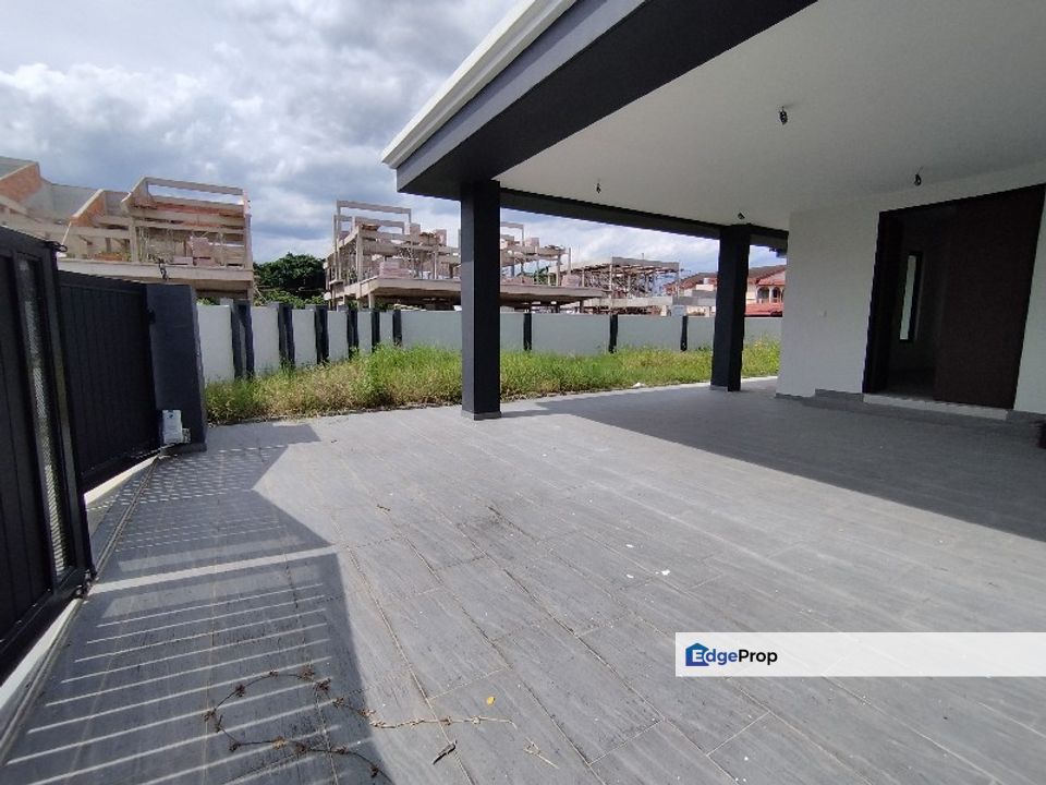 Taman Sin Far Newly Refurbished 2 Storey Corner Unit Bungalow, Perak, Ipoh