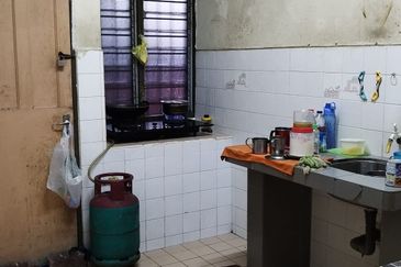 TAMAN CHEMOR INDAH (SEBELUM PEKAN)