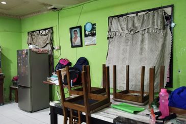 TAMAN CHEMOR INDAH (SEBELUM PEKAN)