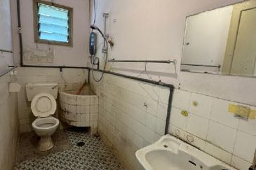 OFF JALAN PASIR PUTEH