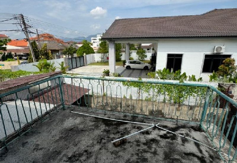 OFF JALAN PASIR PUTEH