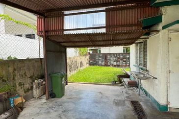 OFF JALAN PASIR PUTEH