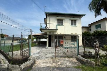 OFF JALAN PASIR PUTEH