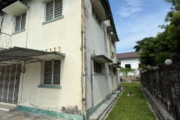 OFF JALAN PASIR PUTEH