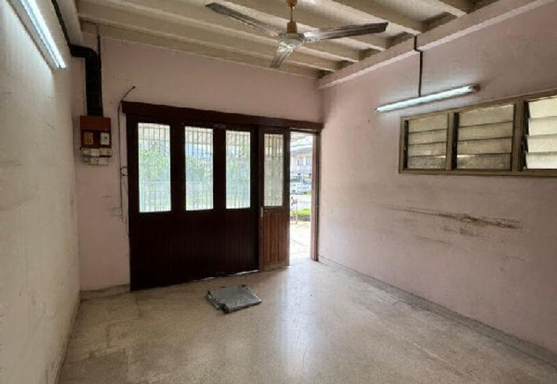 OFF JALAN PASIR PUTEH