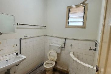 OFF JALAN PASIR PUTEH