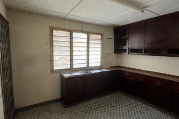 OFF JALAN PASIR PUTEH