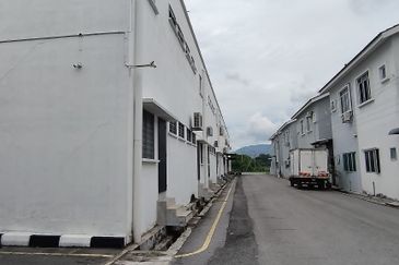 Jalan Pasir Puteh, Station 18