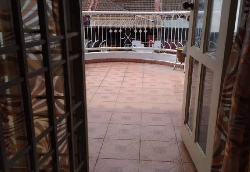 RUMAH PANGSA MENGLEMBU