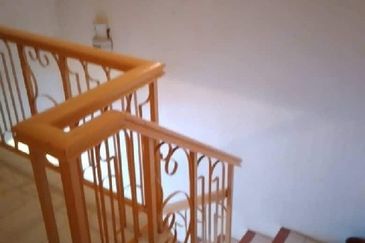 RUMAH PANGSA MENGLEMBU