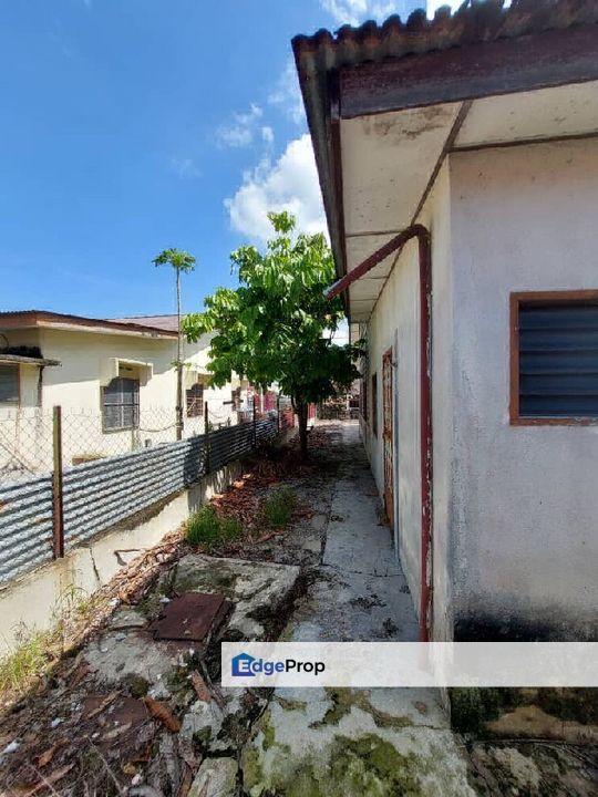 Kampar Wah Loong Residential Land with Single Storey Bungalow for sale, Perak, Kampar