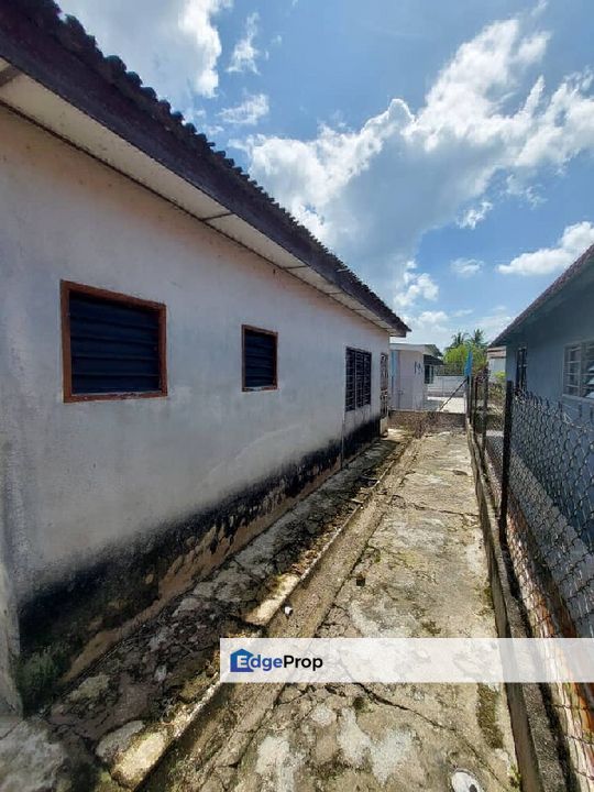 Wah Loong Kampar Residential Land with Single Storey Bungalow for sale, Perak, Kampar