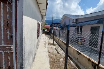 KAMPUNG BARU WAH LOONG