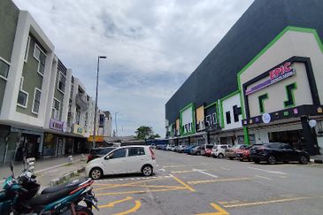 Jalan Pasir Puteh, Station 18