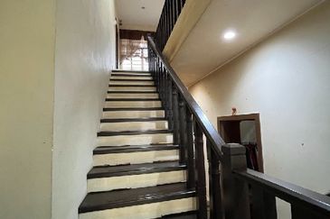 TAMAN PUNCAK JELAPANG MAJU