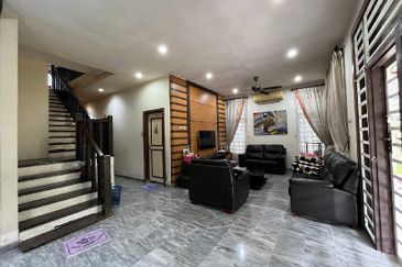 TAMAN PUNCAK JELAPANG MAJU