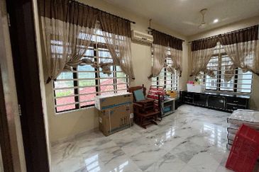 TAMAN PUNCAK JELAPANG MAJU