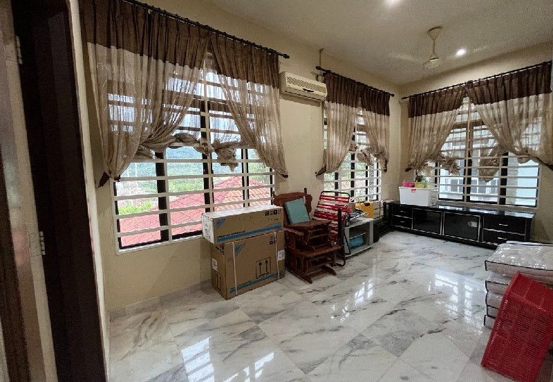 TAMAN PUNCAK JELAPANG MAJU