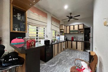 TAMAN PUNCAK JELAPANG MAJU