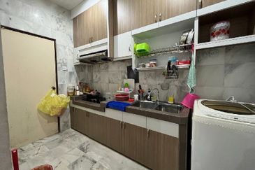 TAMAN PUNCAK JELAPANG MAJU