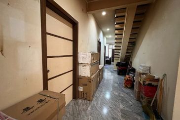 TAMAN PUNCAK JELAPANG MAJU