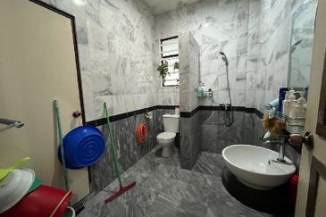 TAMAN PUNCAK JELAPANG MAJU