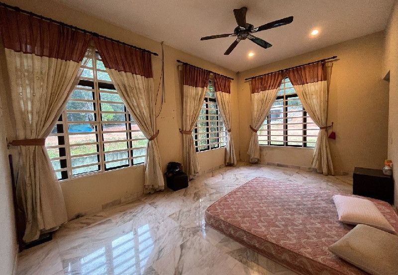 TAMAN PUNCAK JELAPANG MAJU