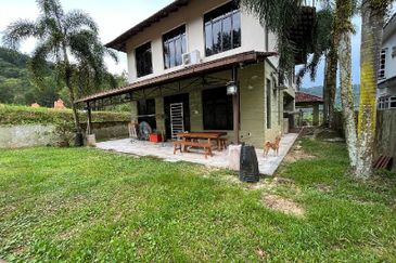 TAMAN PUNCAK JELAPANG MAJU