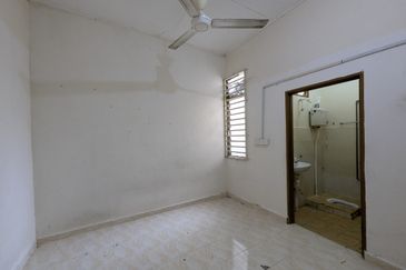 KUALA BESUT | Rumah Teres Kos Sederhana, Taman Intan, Kuala Besut