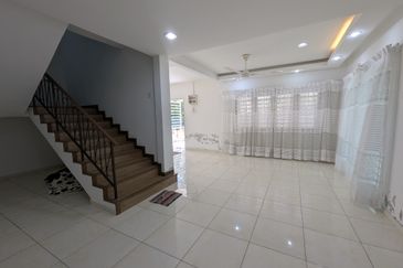 KERTEH | Damansara Inn, Double Storey Semi-D
