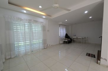 KERTEH | Damansara Inn, Double Storey Semi-D