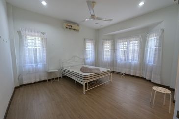 KERTEH | Damansara Inn, Double Storey Semi-D