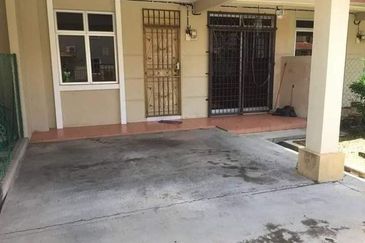 Bandar Laguna Merbok