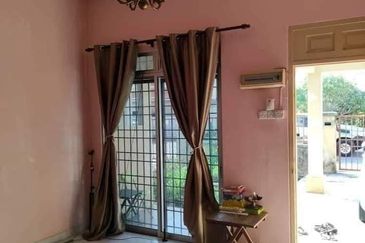 Bandar Laguna Merbok