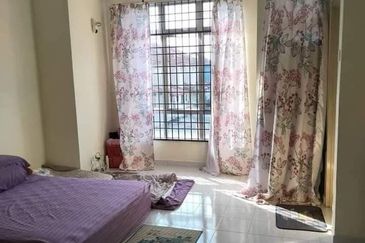 Bandar Laguna Merbok