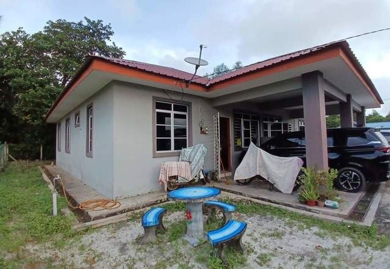 Dua Unit SemiD, Kg Baru Kuala Abang Dijual Sekaligus