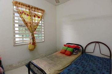 Dua Unit SemiD, Kg Baru Kuala Abang Dijual Sekaligus