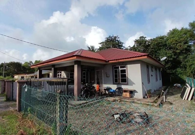 Dua Unit SemiD, Kg Baru Kuala Abang Dijual Sekaligus