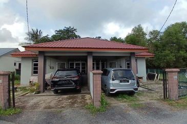Dua Unit SemiD, Kg Baru Kuala Abang Dijual Sekaligus