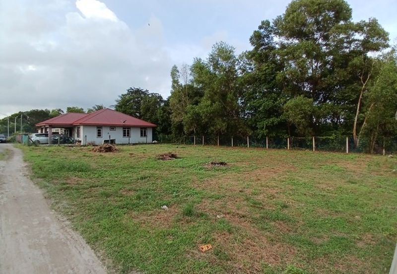 Dua Unit SemiD, Kg Baru Kuala Abang Dijual Sekaligus