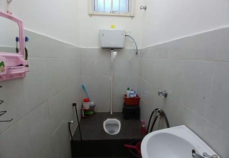 Dua Unit SemiD, Kg Baru Kuala Abang Dijual Sekaligus