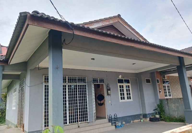 [Corner Lot] Rumah Semi-D Setingkat, Padang Midin (10km ke Bandar KT)